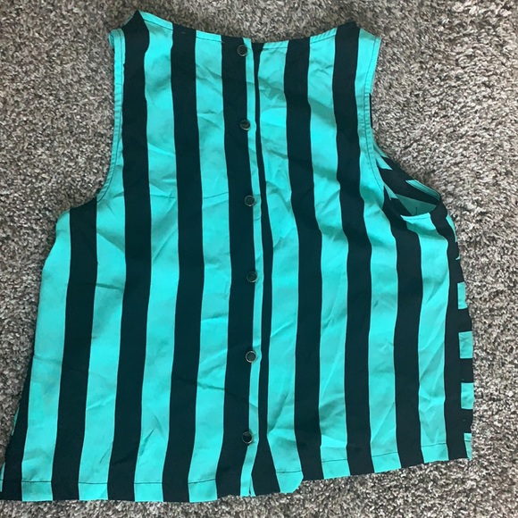 Top - Picture 2 of 3